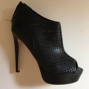 Open-toe textured black faux leather booties